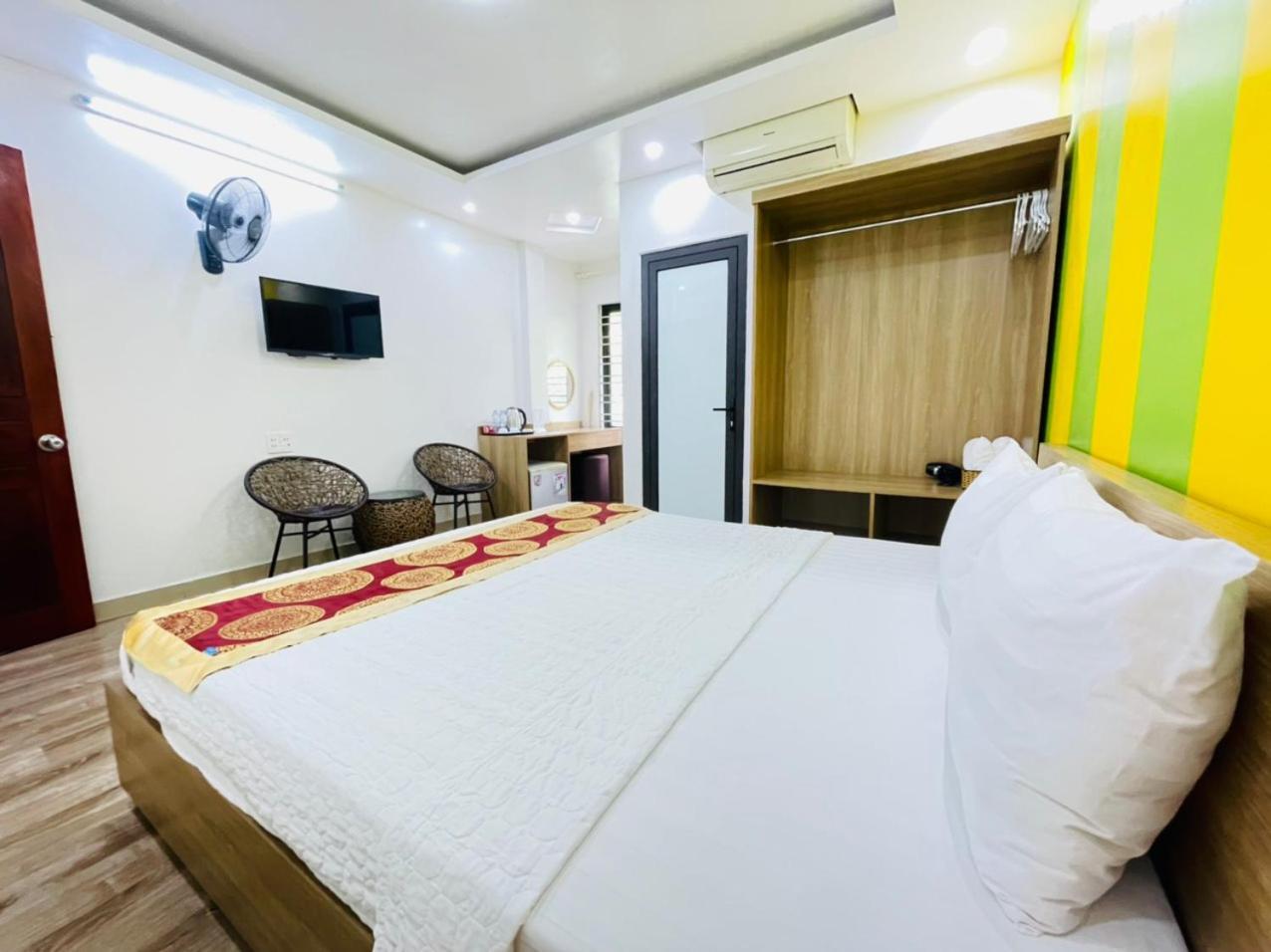 Hung Vuong Hotel Ha Long Esterno foto