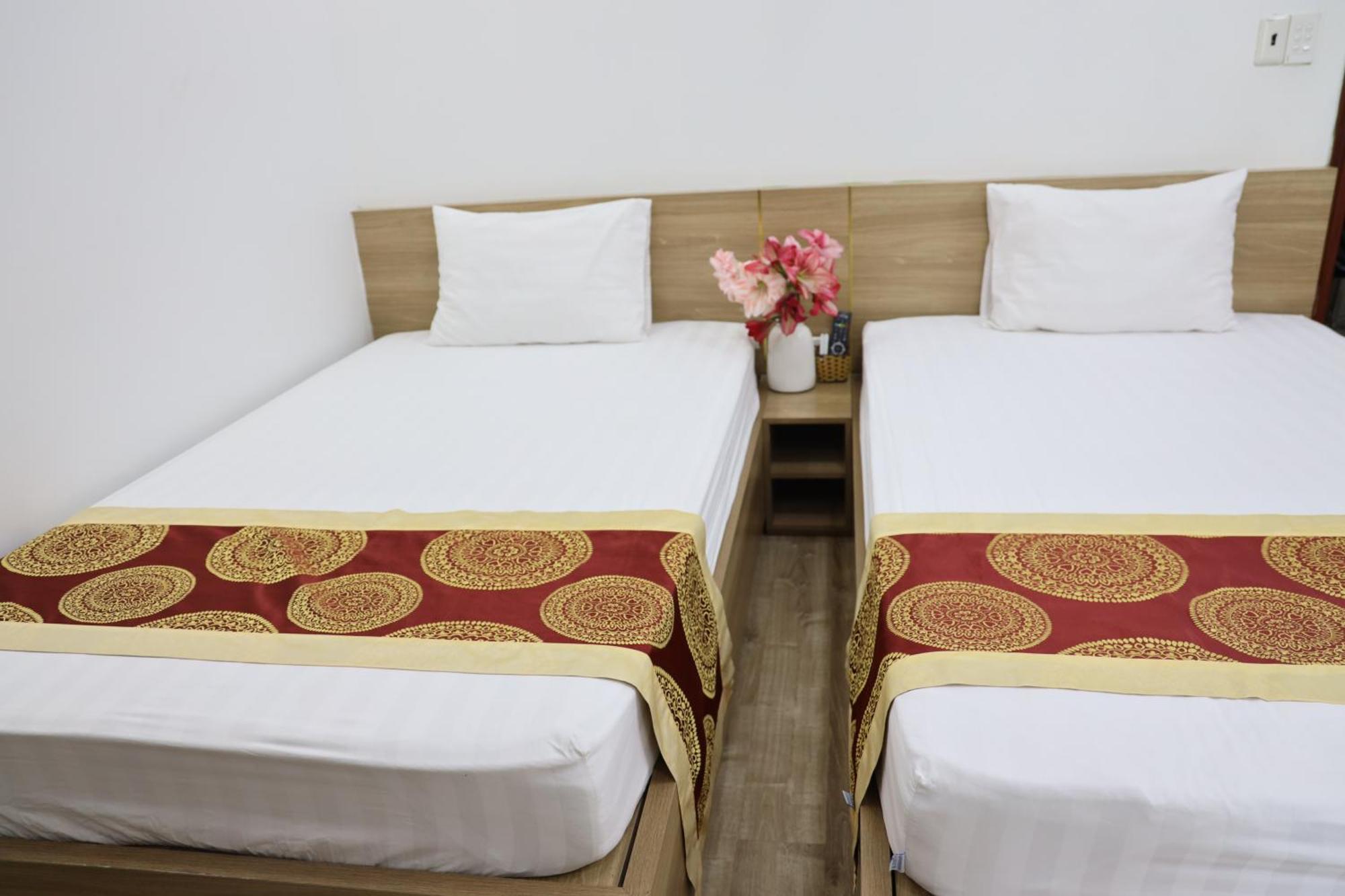 Hung Vuong Hotel Ha Long Esterno foto